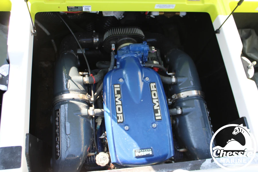 2017-mastercraft-xt21-131340-image28