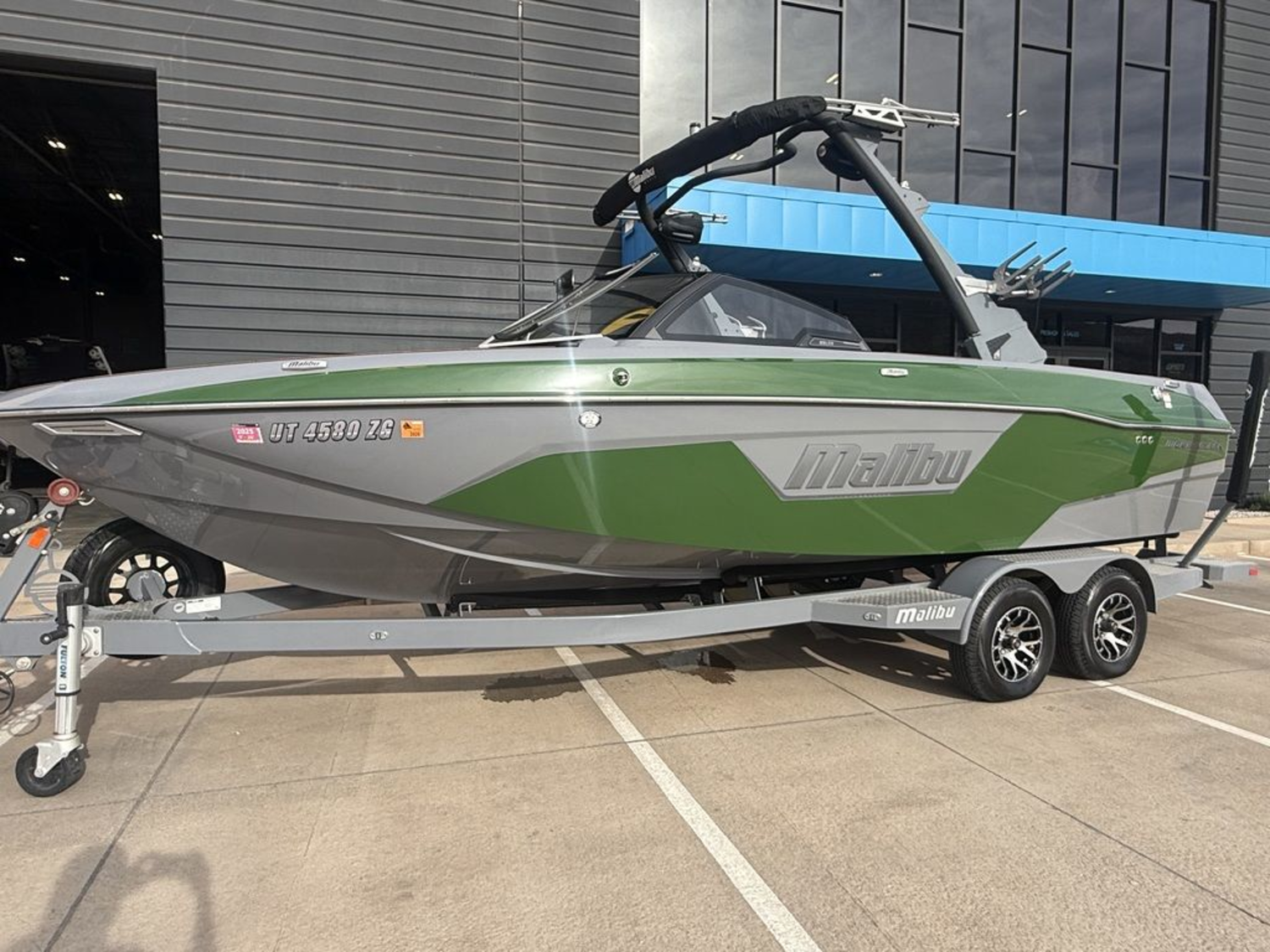 2023 Malibu Boats 23 LSV