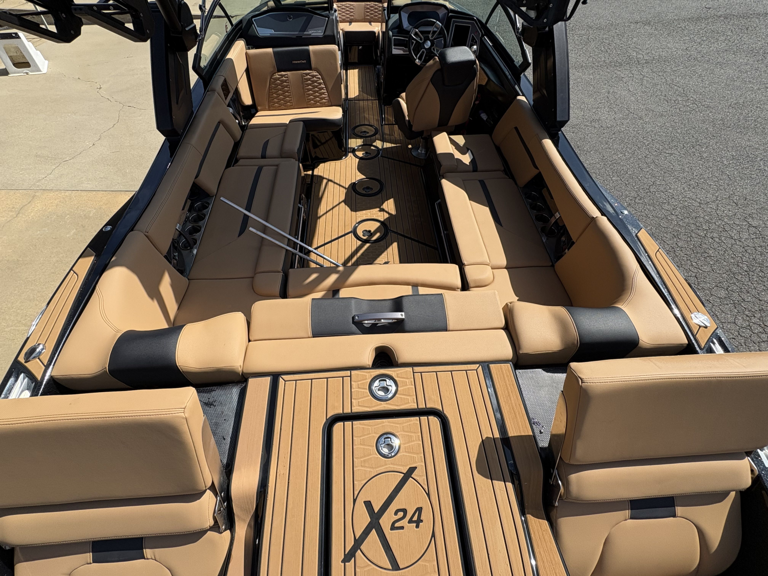 2022 MasterCraft X24