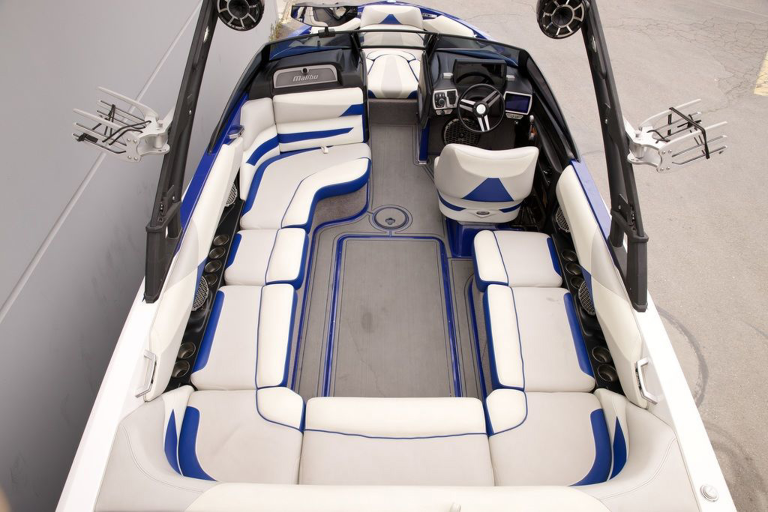 2015 Malibu Boats 23 LSV