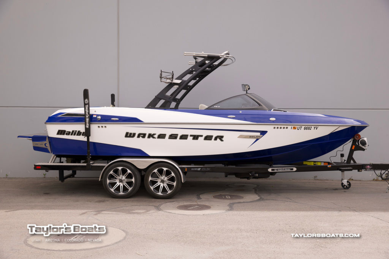 2015 Malibu Boats 23 LSV