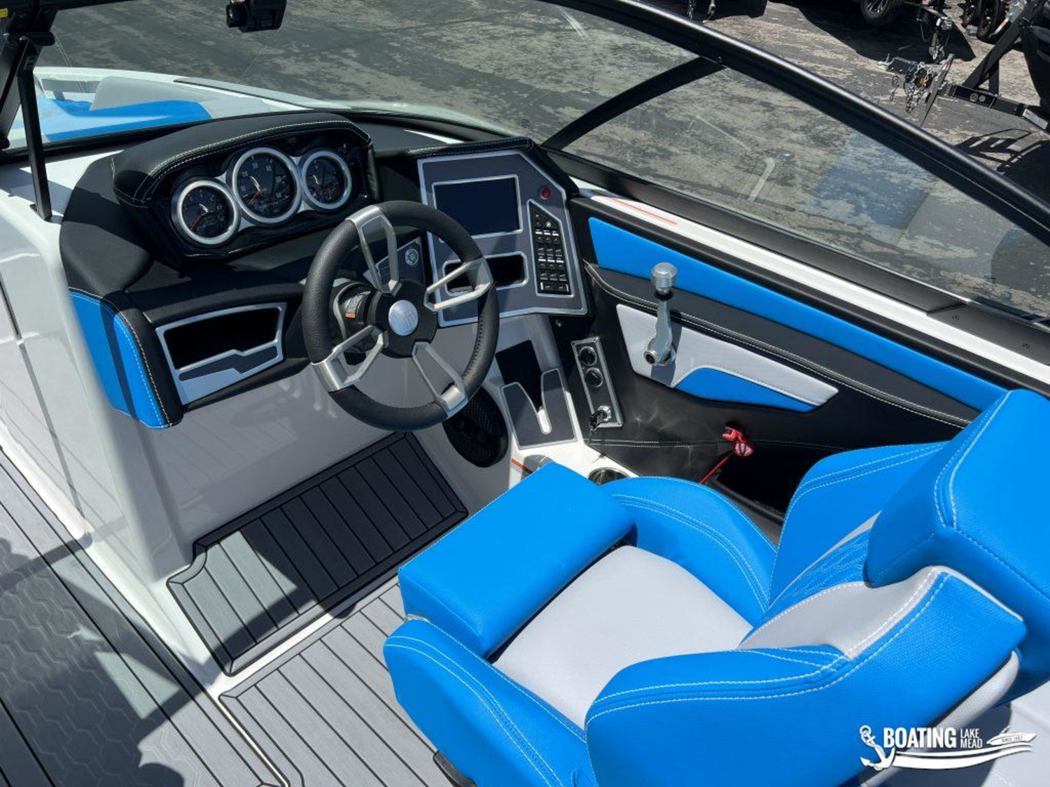 2023 MasterCraft XT22