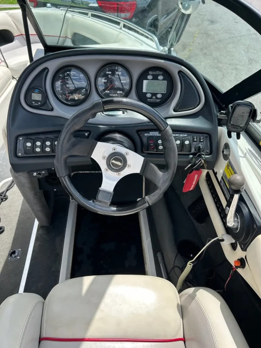 2001 Malibu Boats Wakesetter VLX for sale in Lebanon, Tennessee