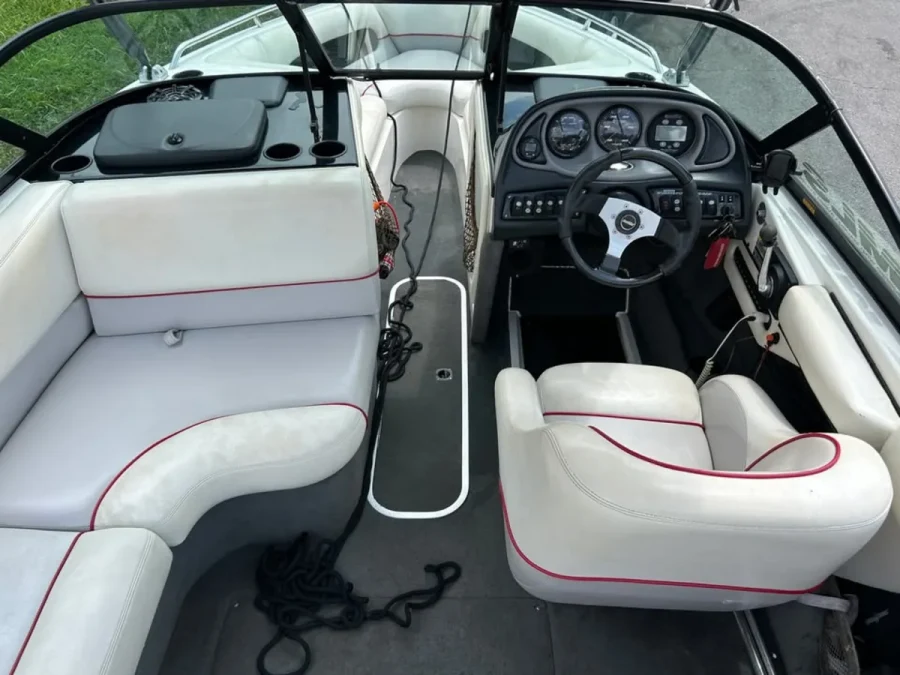 2001 Malibu Boats Wakesetter VLX for sale in Lebanon, Tennessee