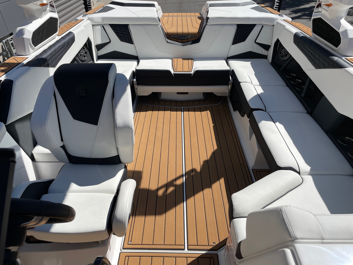 2026 NAUTIQUE S23