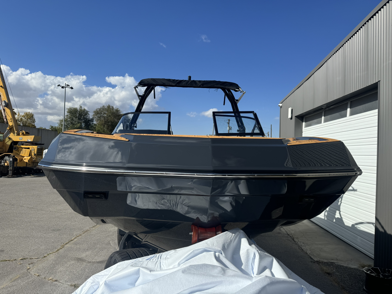 2025 MOOMBA MAX