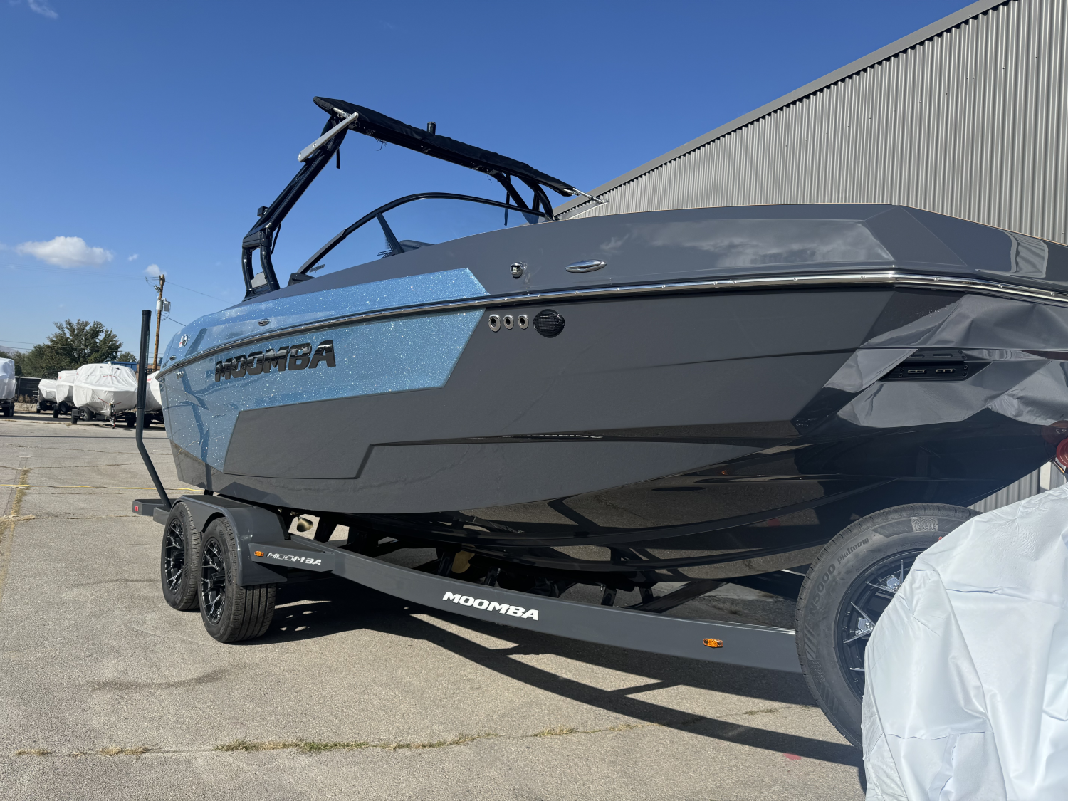 2025 MOOMBA MAX