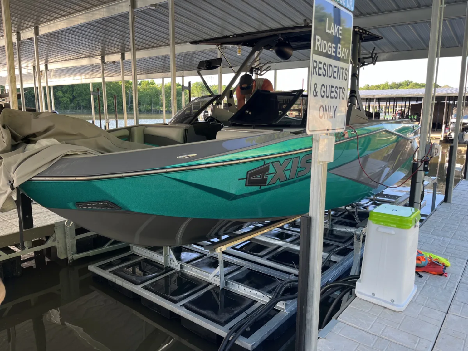 2022 Axis Boats T250