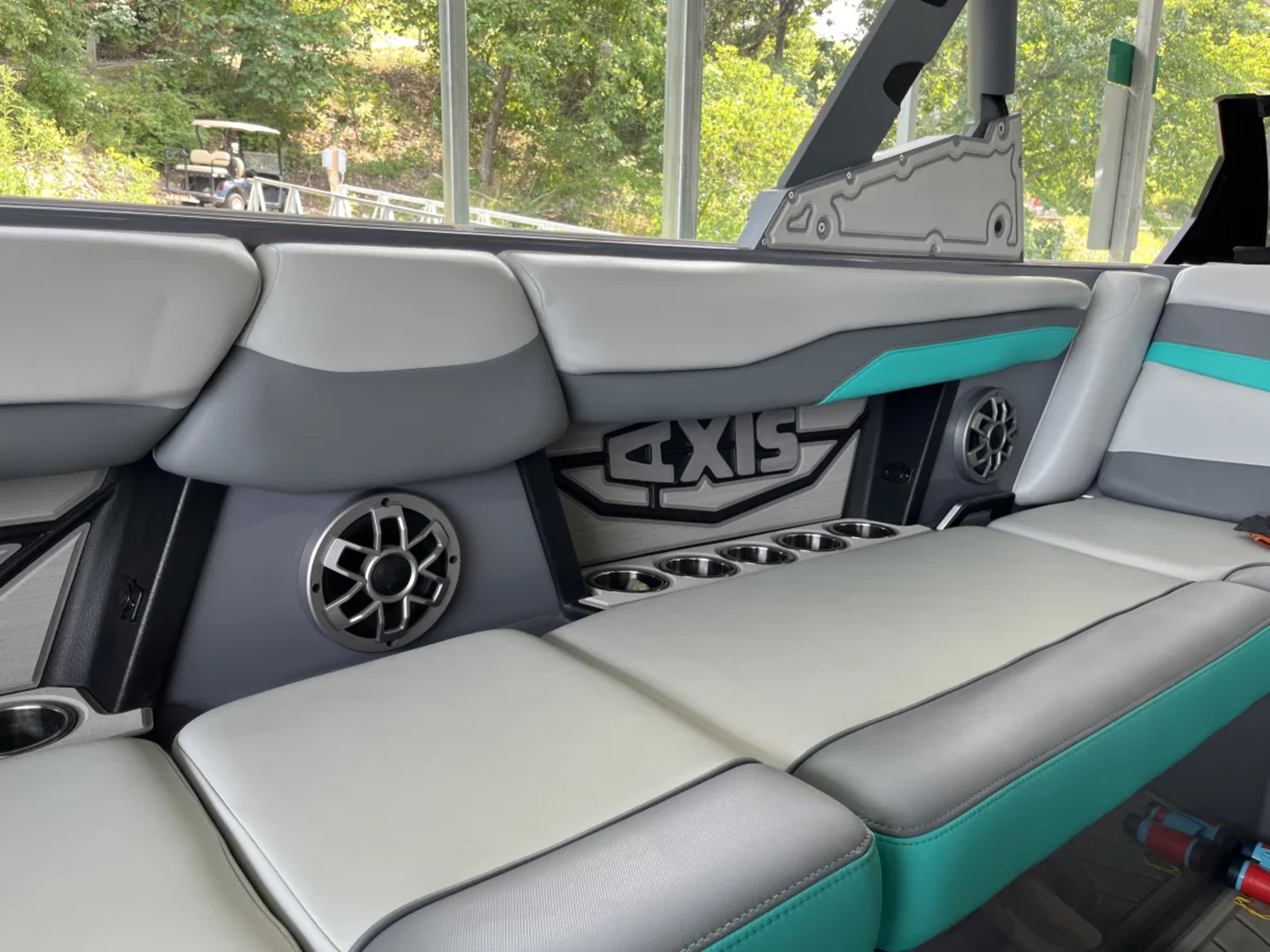 2022 Axis Boats T250