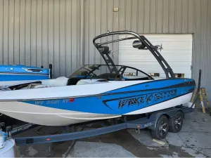 2013 Malibu Boats Wakesetter VLX for sale in Oconomowoc, Wisconsin
