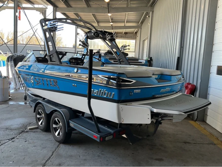2013 Malibu Boats Wakesetter VLX for sale in Oconomowoc, Wisconsin