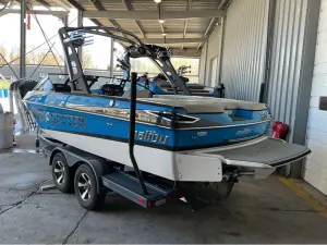 2013 Malibu Boats Wakesetter VLX for sale in Oconomowoc, Wisconsin