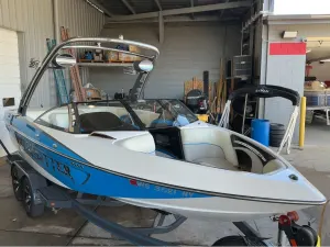2013 Malibu Boats Wakesetter VLX for sale in Oconomowoc, Wisconsin