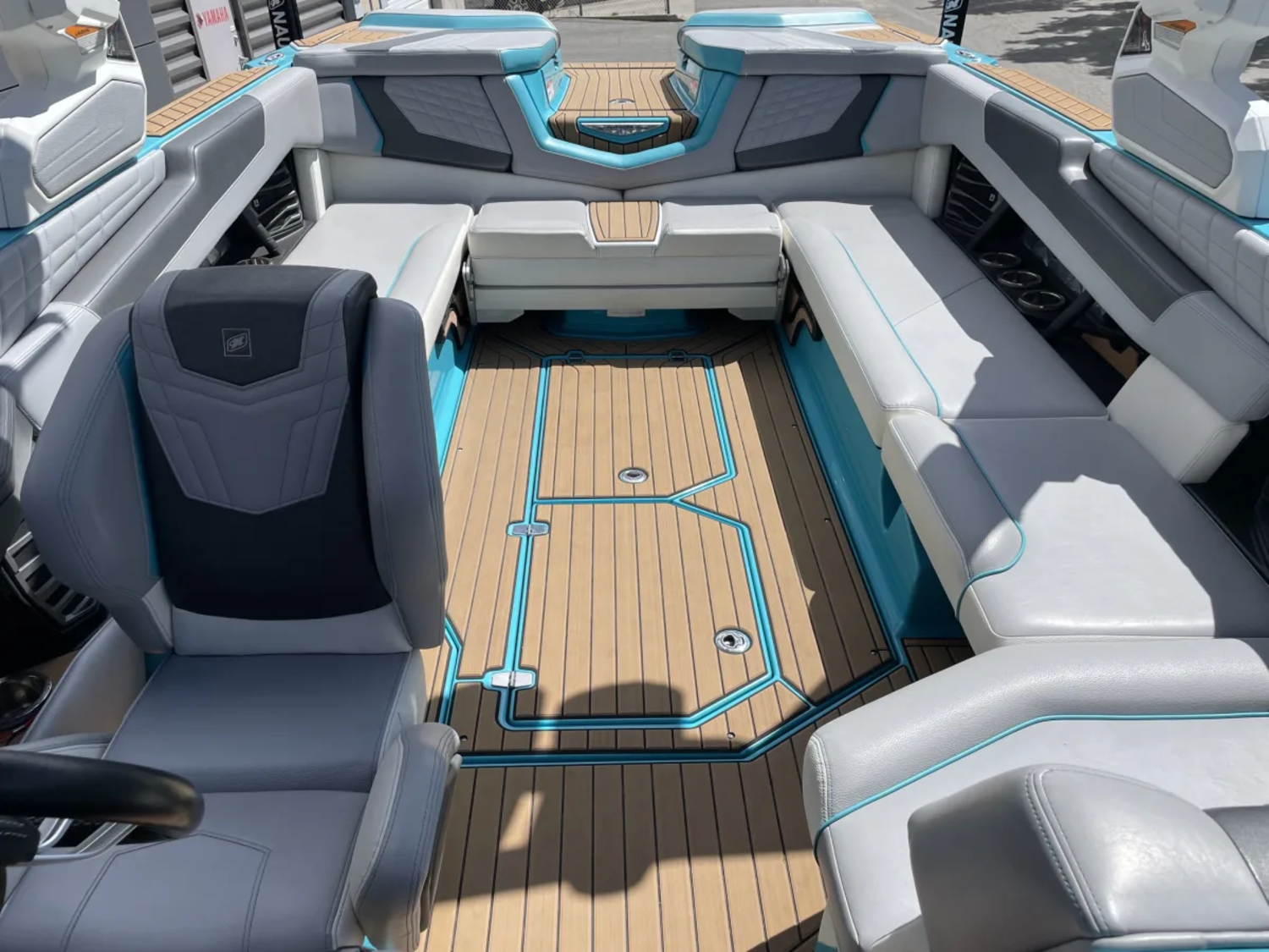 2022 NAUTIQUE G25 WITH ZZ8 600HP SUPERCHARGED POWER PLANT.