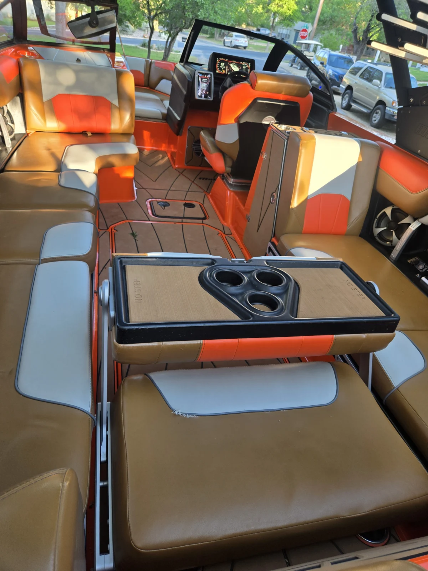 2020 Malibu Boats W2020 Malibu 25 LSV - 450 Monsoon - Surf Gate - Loadedakesetter 25 LSV