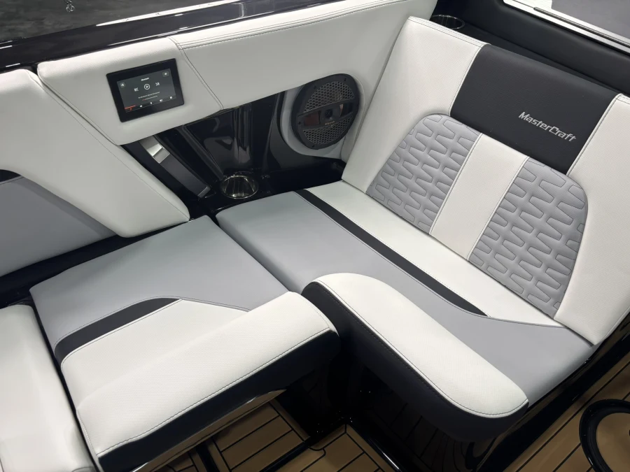2025-mastercraft-x24-129934-image29
