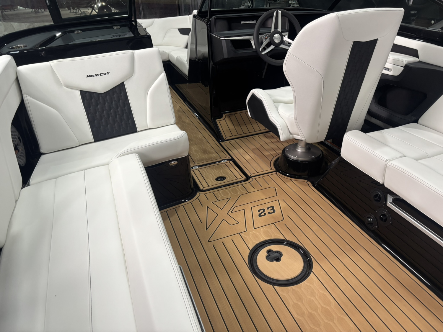 2025 MASTERCRAFT XT23