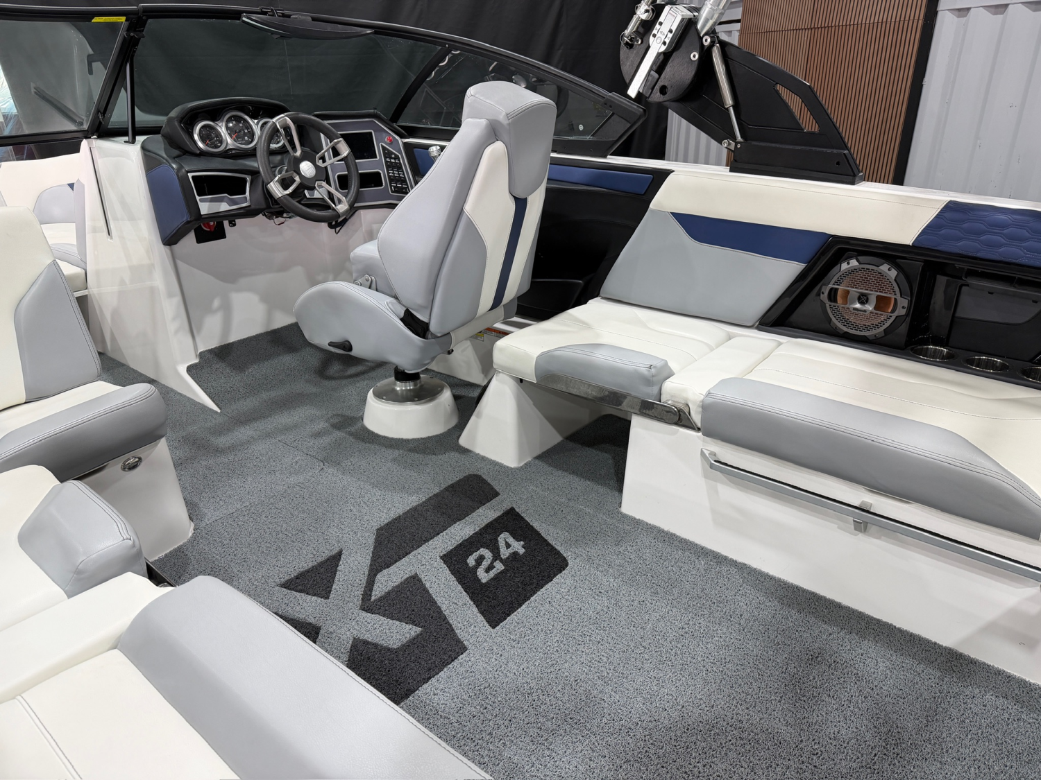 2022 MASTERCRAFT XT24