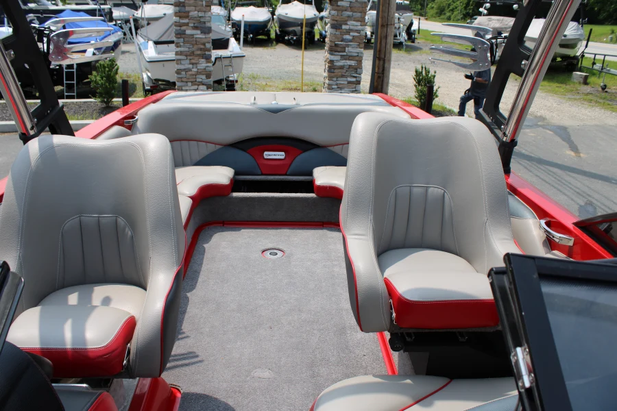 2014 Malibu Boats Wakesetter 247 LSV for sale in , 