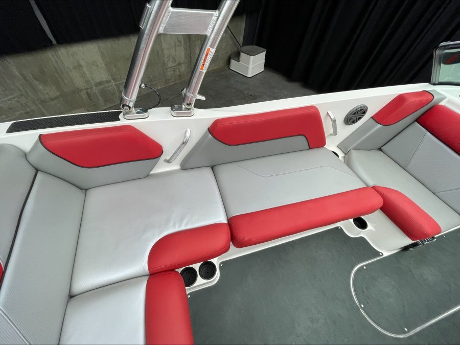 2016-mastercraft-nxt22-130036-image11