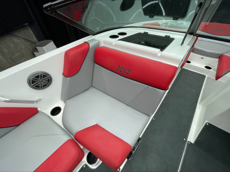 2016-mastercraft-nxt22-130036-image12