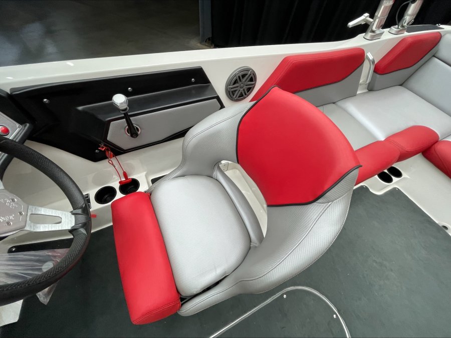 2016-mastercraft-nxt22-130036-image15