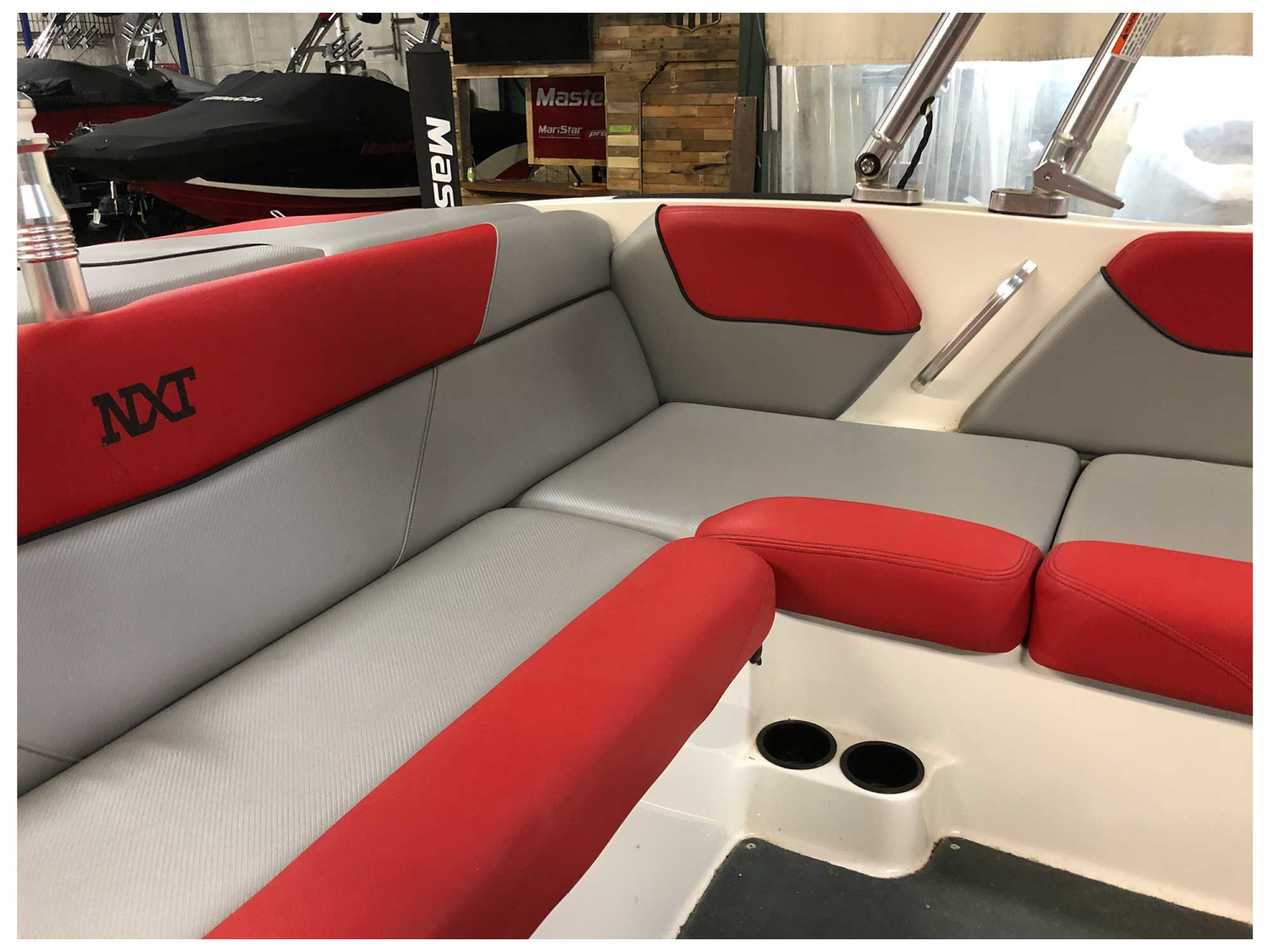 2016 MasterCraft NXT22