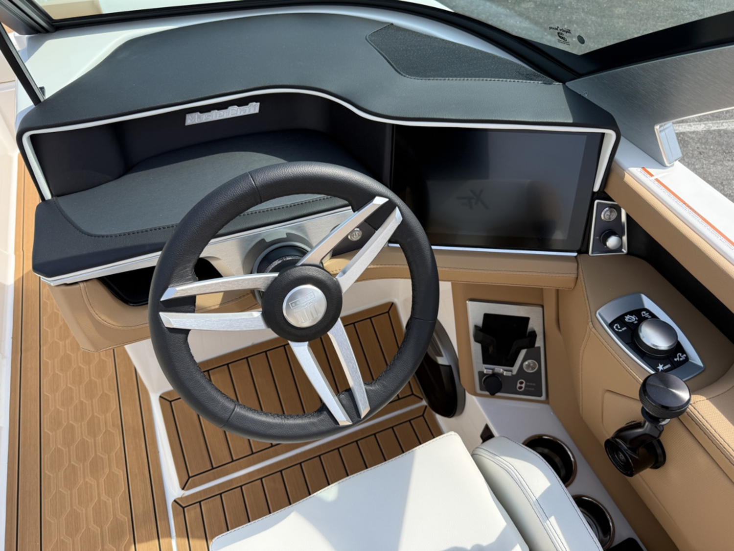 2026 Mastercraft XT24