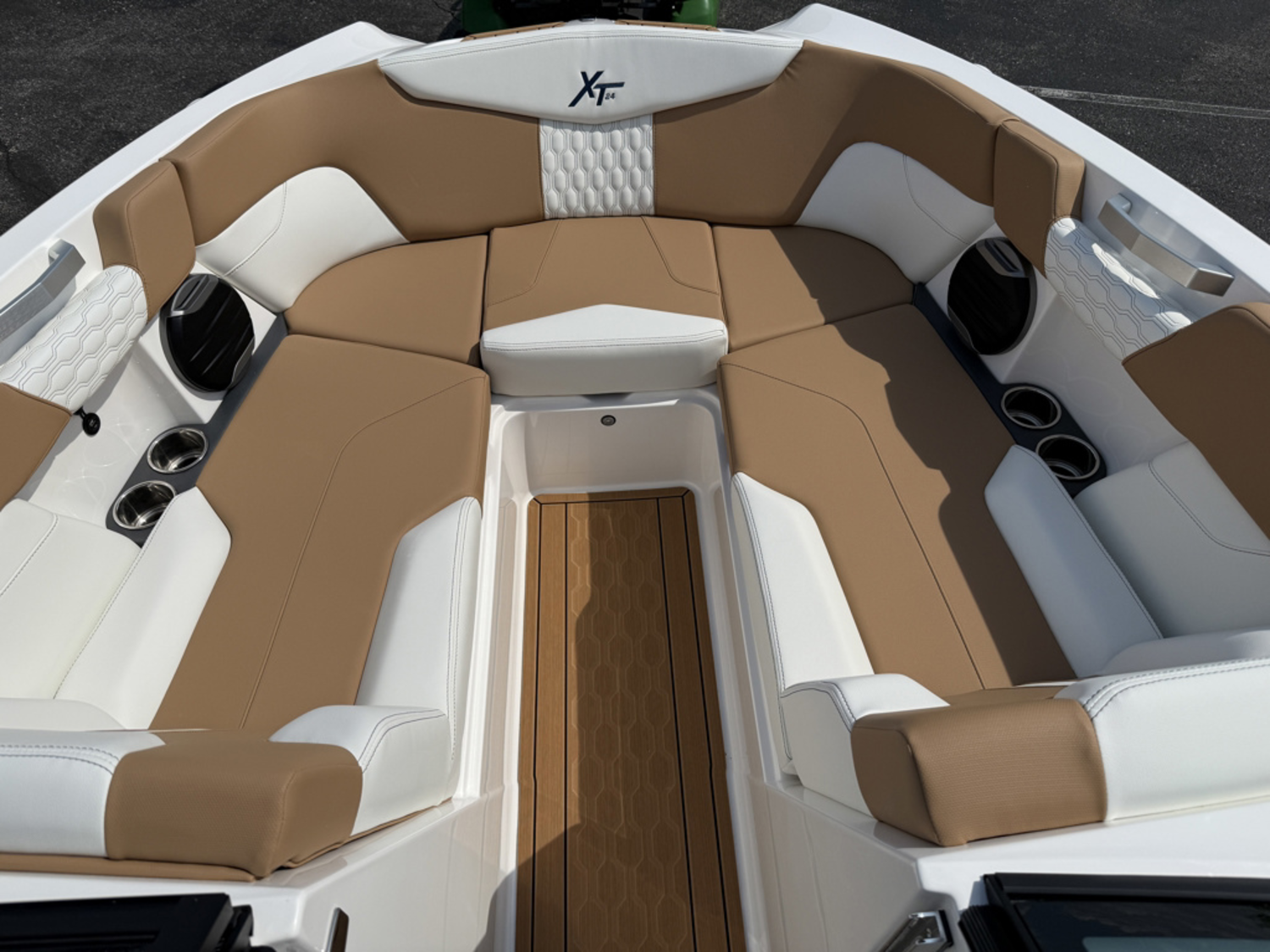2026 Mastercraft XT24