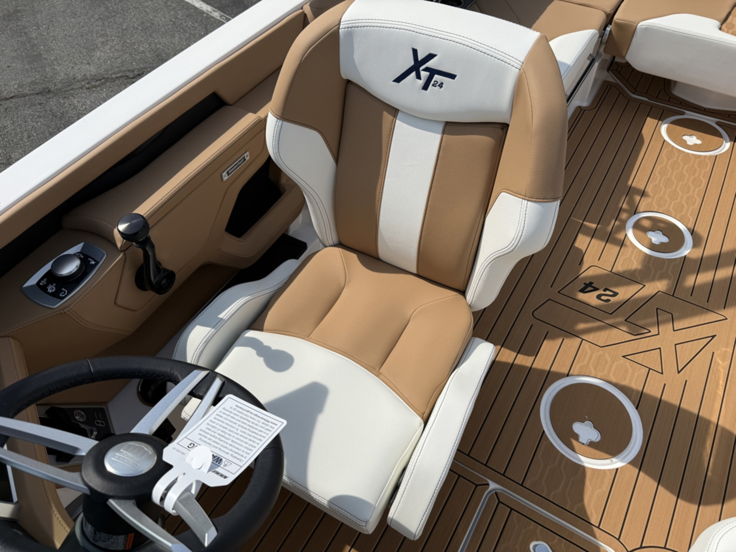 2026 Mastercraft XT24