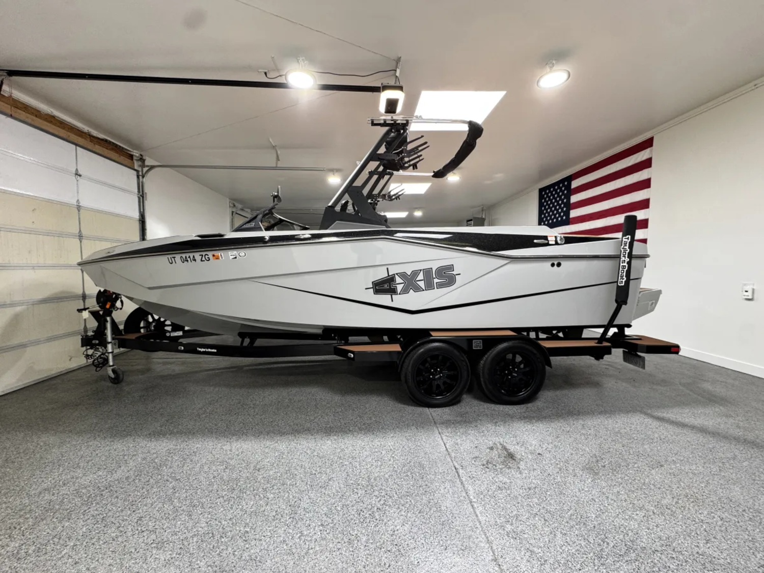 2024 Axis T235 M6  Loaded Clean Boat