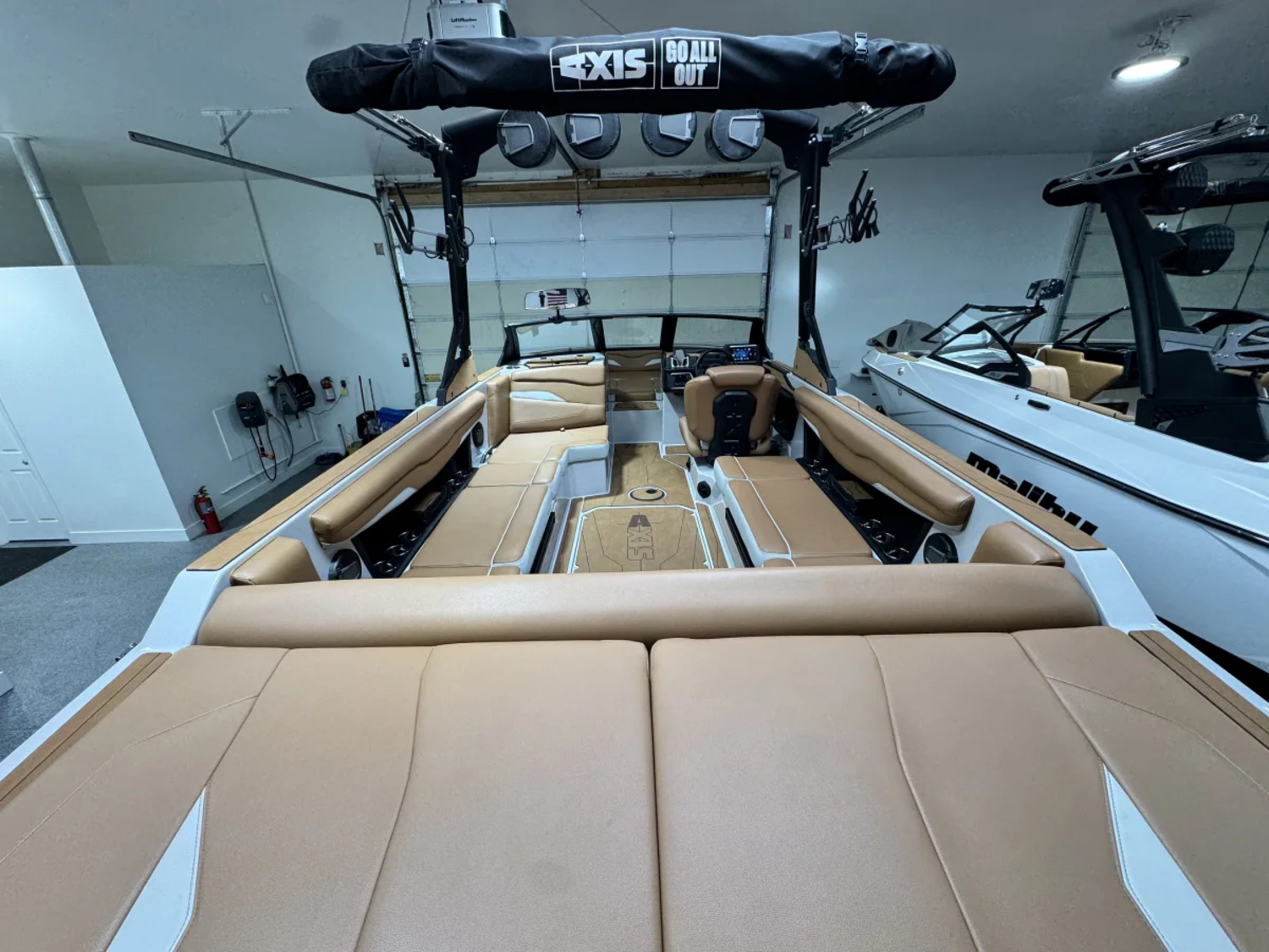 2024 Axis T235 M6  Loaded Clean Boat