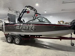 2012-nautique-super-air-nautique-210-130147-image6.webp
