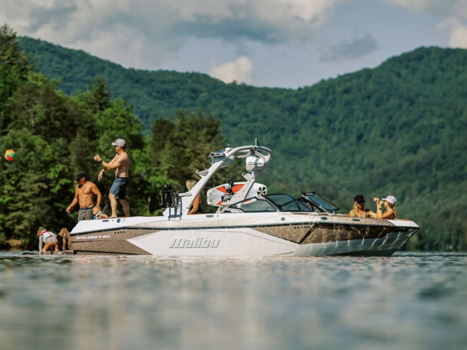 2025 Malibu Boats 23 LSV