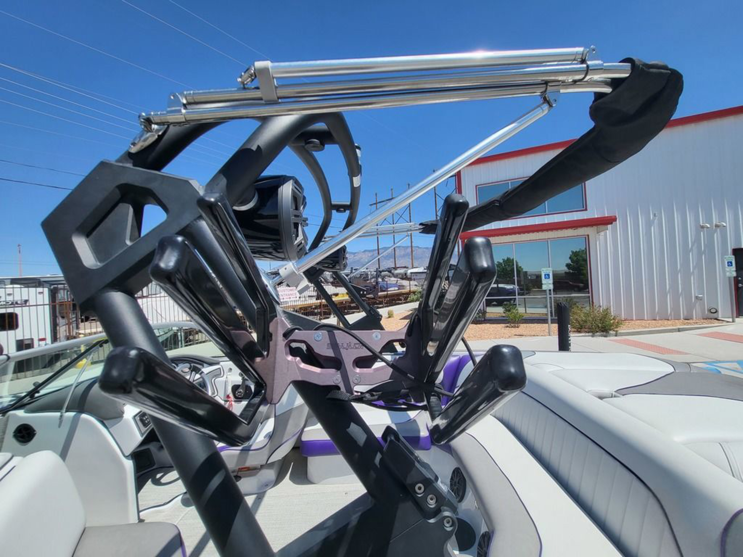 2023 Sanger Boats V215 S