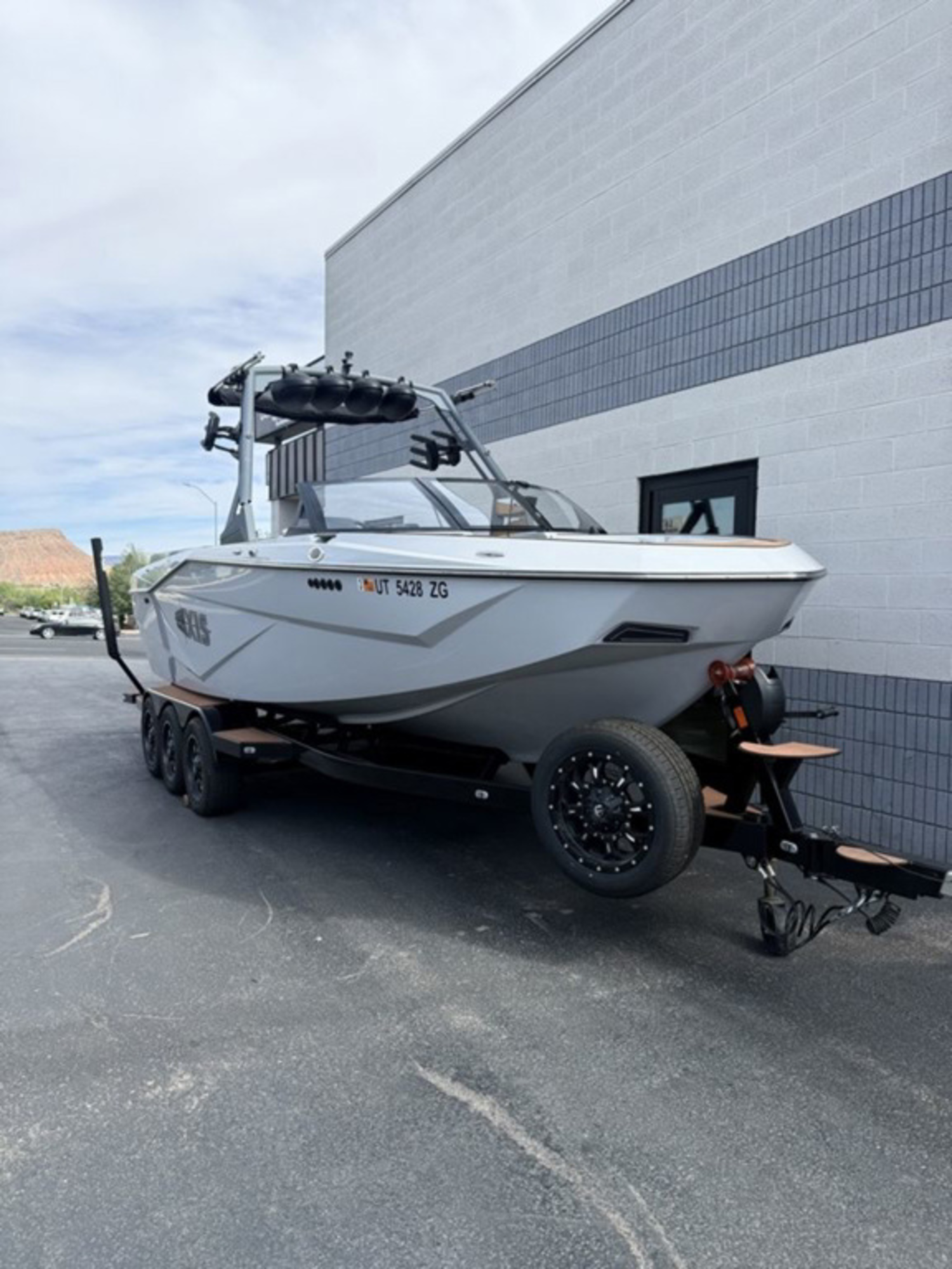 2024 Axis Wake Research T250