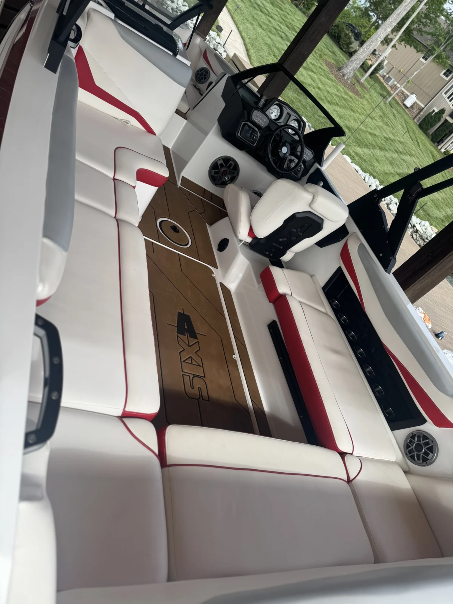 2020 Axis Boat T23 - low hours - very good condition 