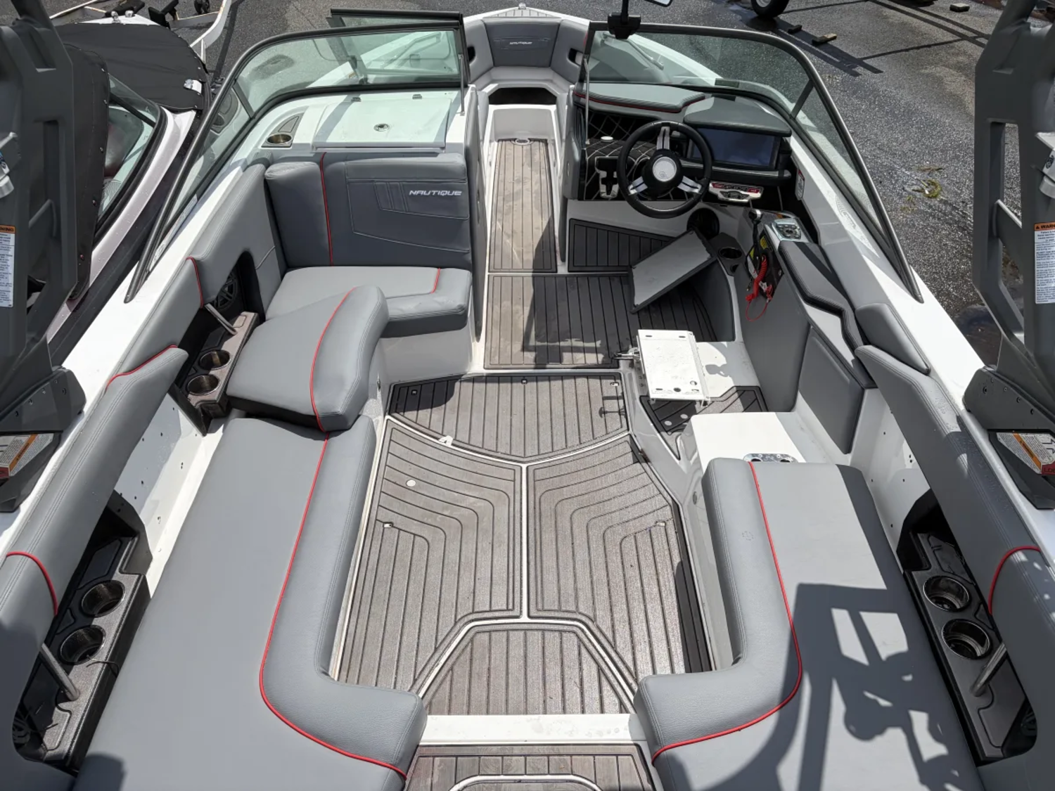 2020 Nautique 230