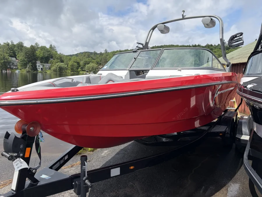 2020-nautique-super-air-nautique-230-130249-image4.webp
