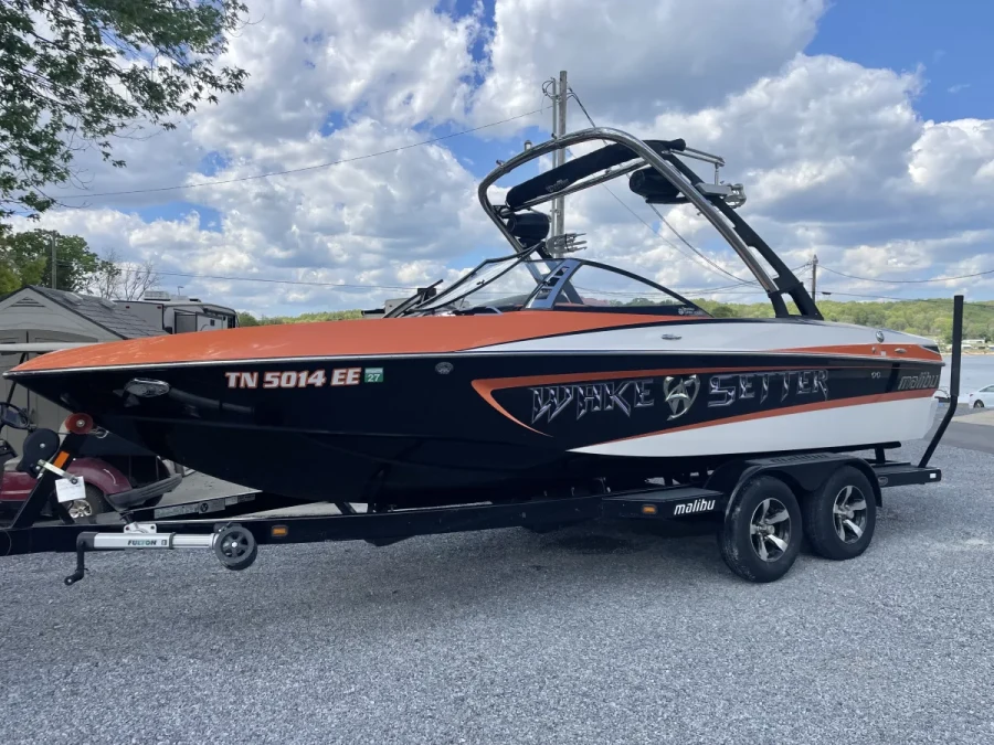 2013 Malibu Boats Wakesetter VLX for sale in Piney Flats, Tennessee