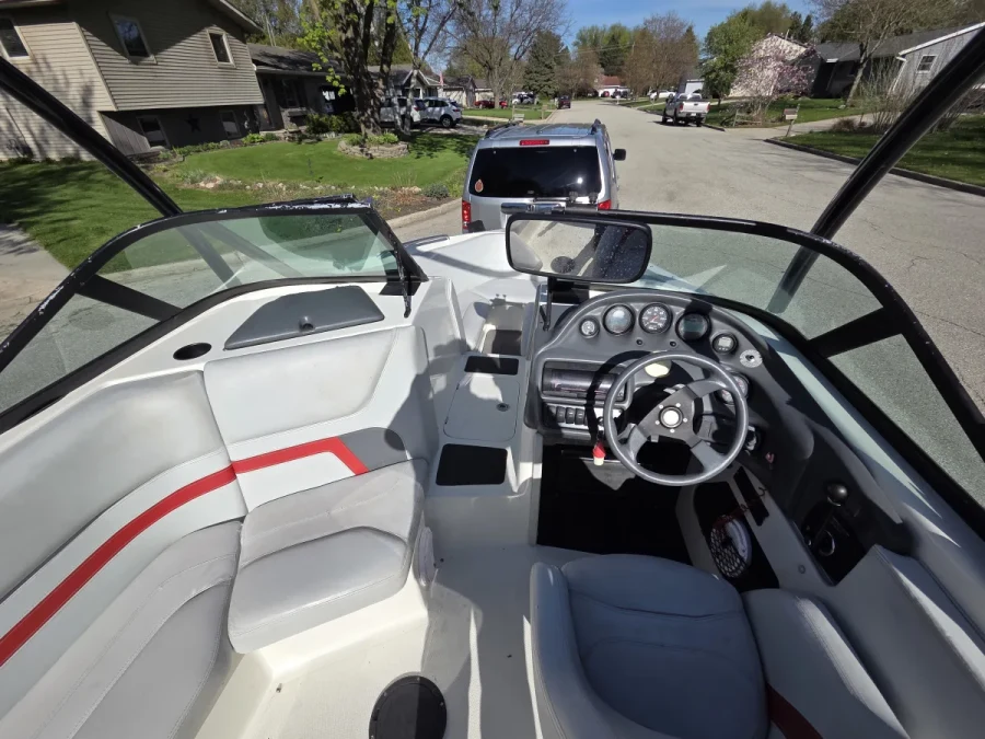 2000 Centurion Boats Elite for sale in HORICON, Wisconsin