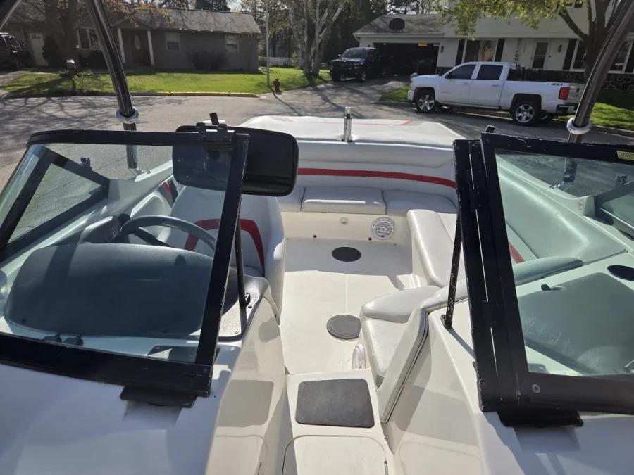 2000 Centurion Boats Elite for sale in HORICON, Wisconsin