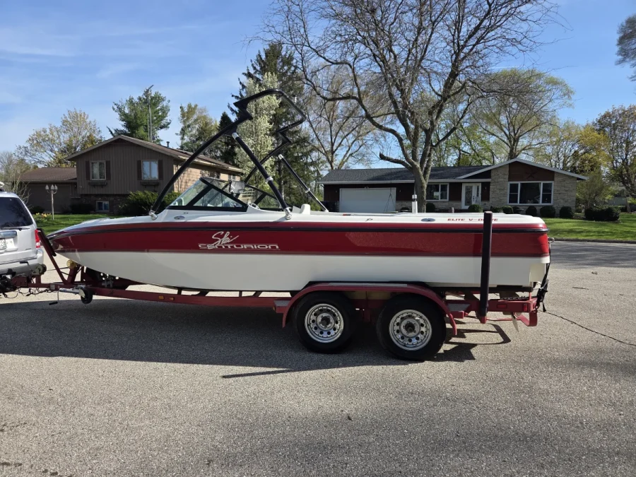 2000 Centurion Boats Elite for sale in HORICON, Wisconsin