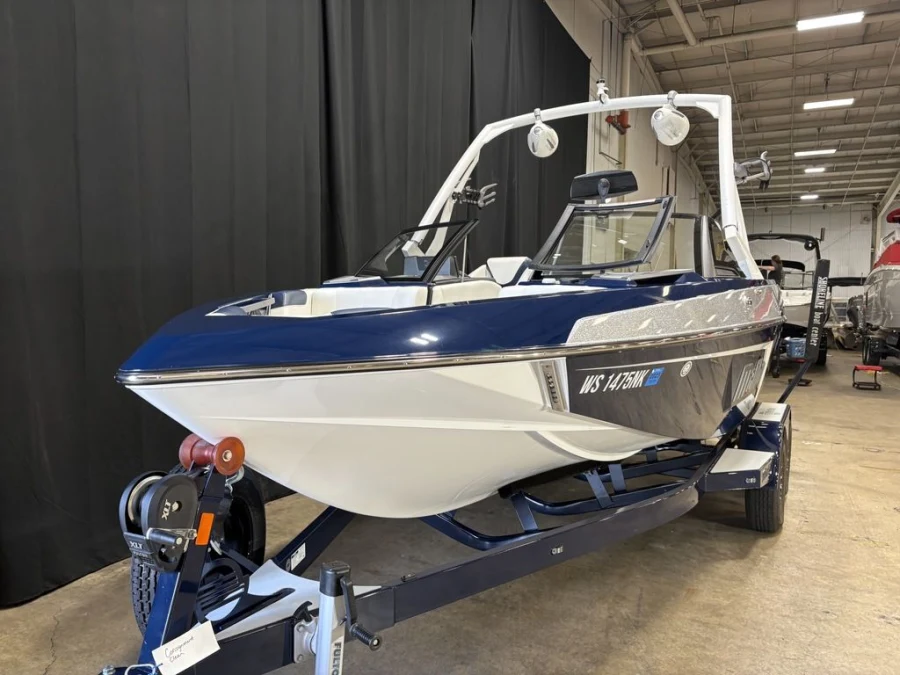 2022 Malibu Boats Wakesetter VTX for sale in Green Lake, Wisconsin