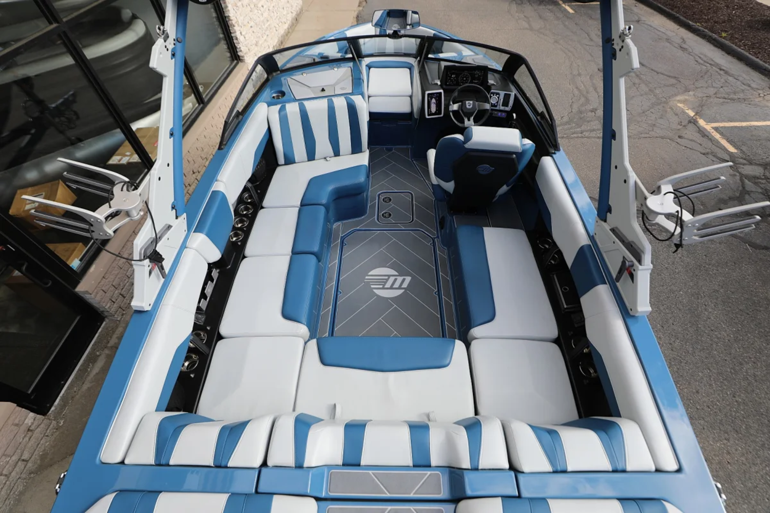 2023 Malibu 22 LSV Wakesetter - New Arrival!! Only 59 Hours!