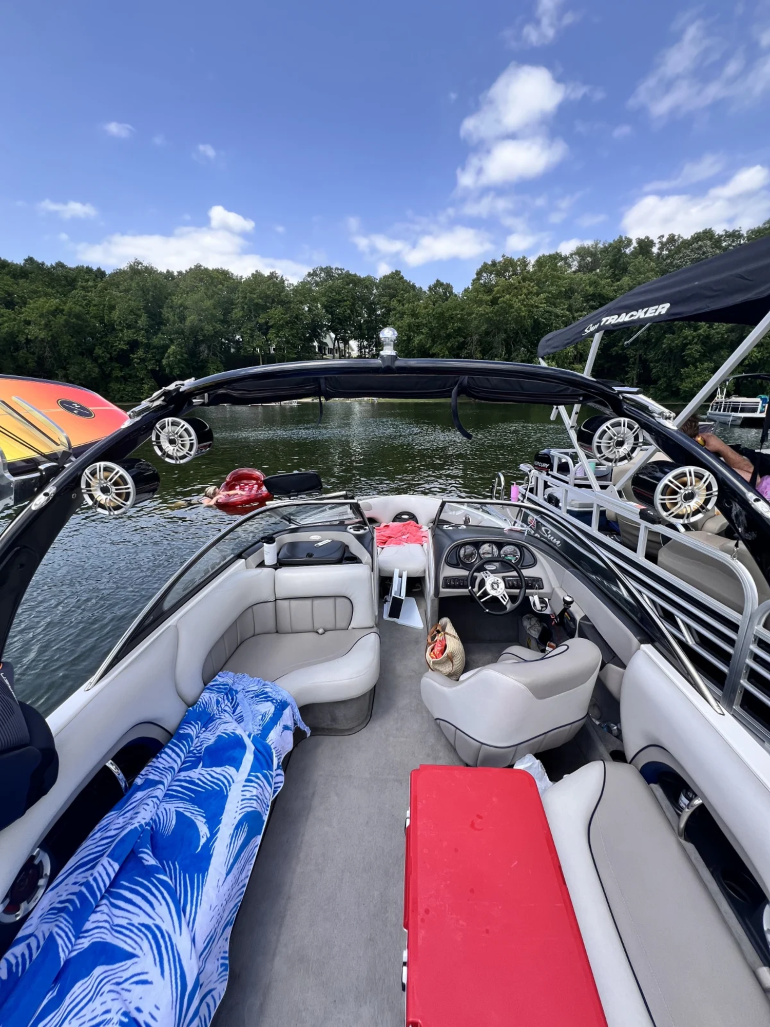 2004 Malibu Wakesetter LSV 23