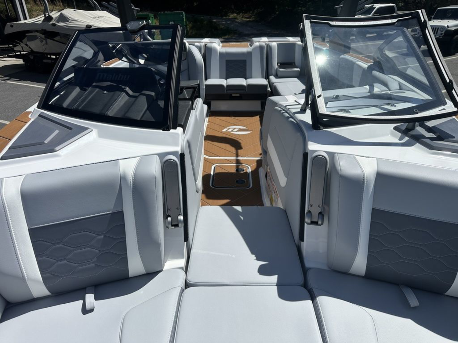 2026 Malibu Boats 23 LSV