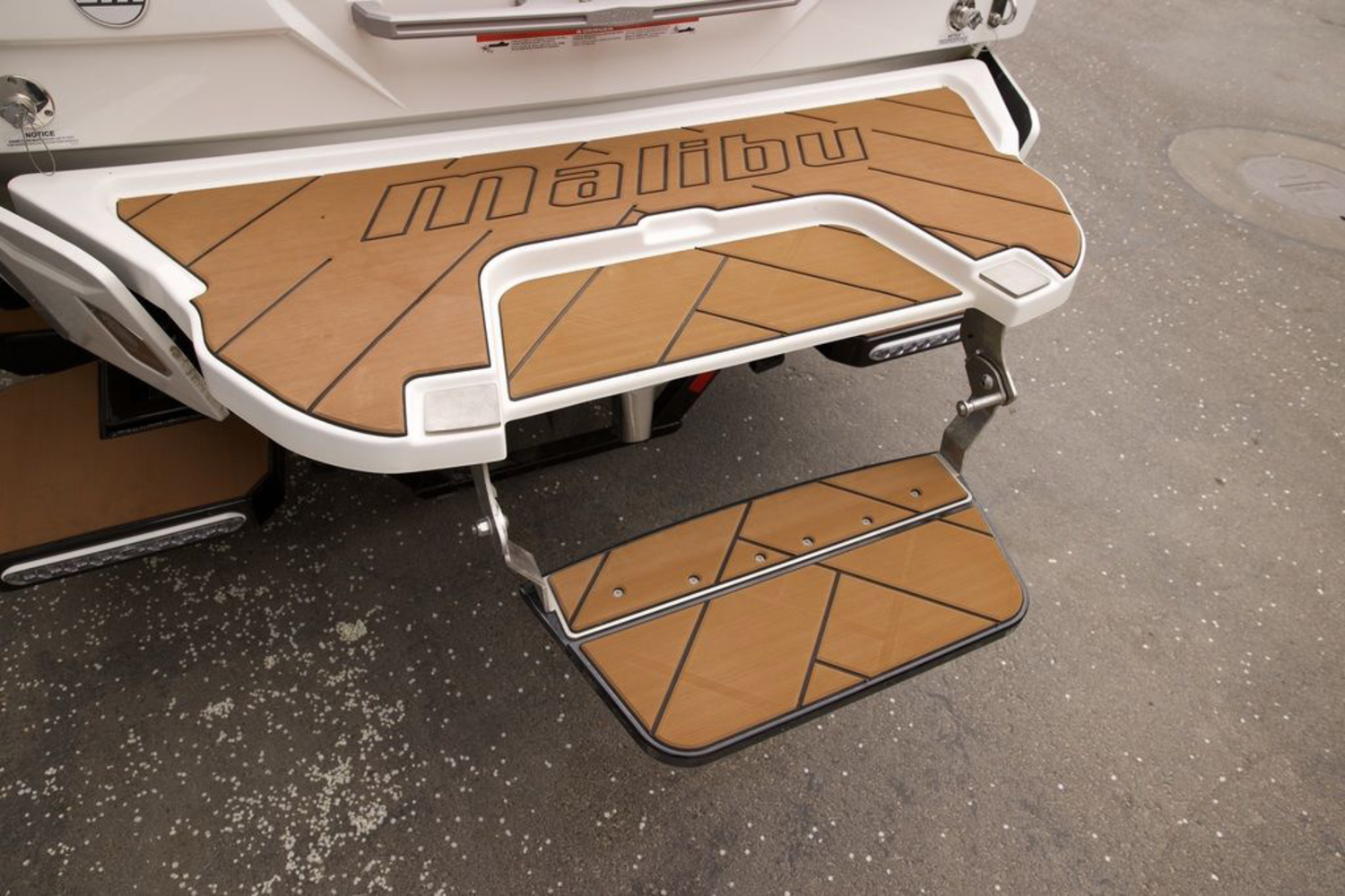 2026 Malibu Boats 23 LSV