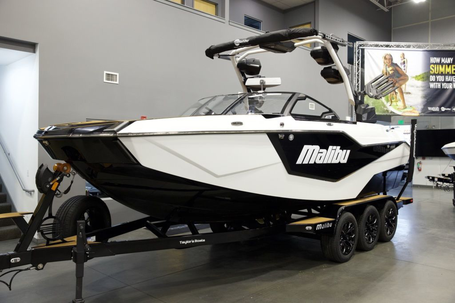 2025 Malibu Boats M230