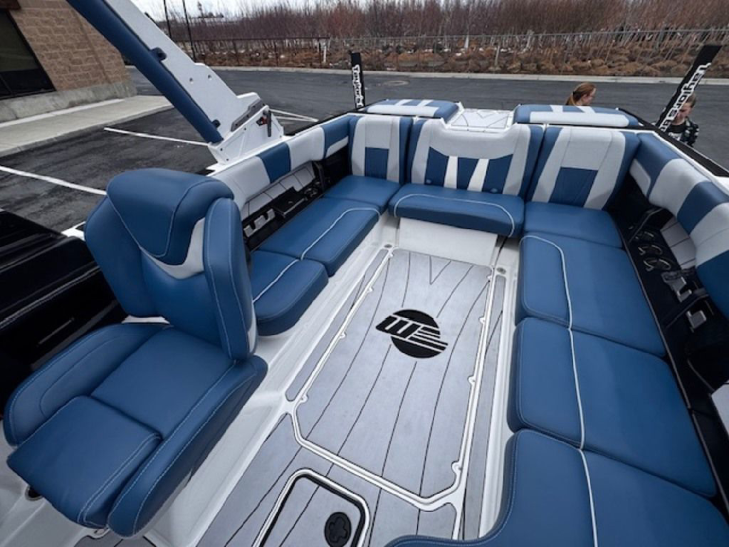 2022 Malibu Boats 23 LSV